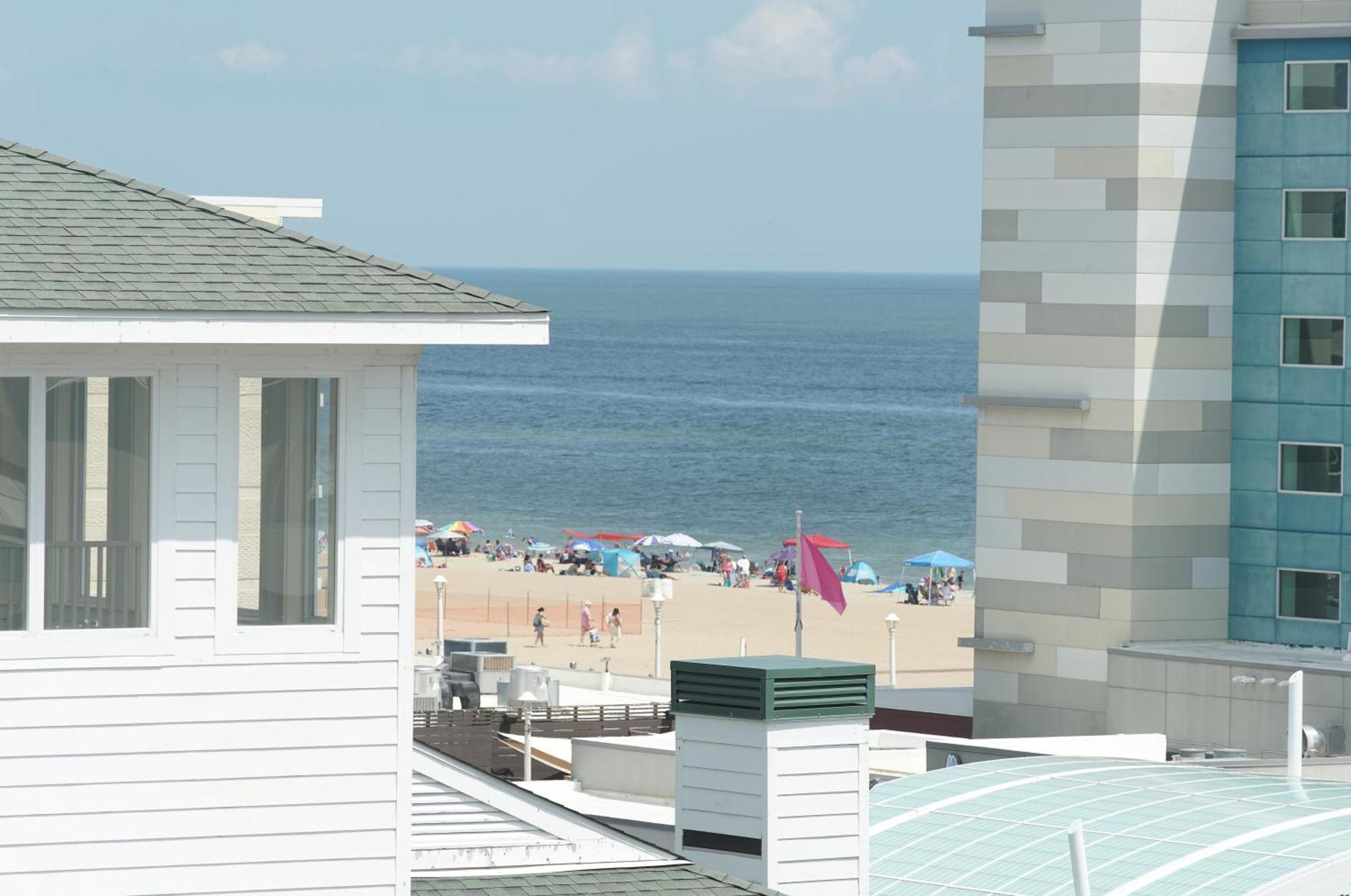 Howard Johnson By Wyndham Virginia Beach At The Beach Esterno foto